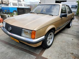 Opel Rekord 2.0 1982 (1)
